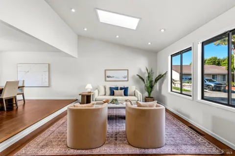 $915,000 | 237 Rushmore Avenue, Petaluma, CA 94954
