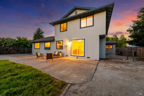 $915,000 | 237 Rushmore Avenue, Petaluma, CA 94954