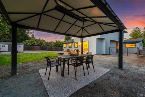 $915,000 | 237 Rushmore Avenue, Petaluma, CA 94954