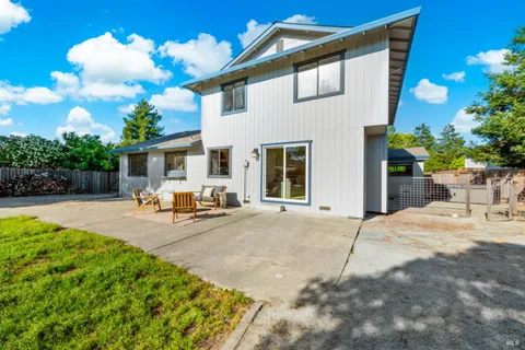 $915,000 | 237 Rushmore Avenue, Petaluma, CA 94954