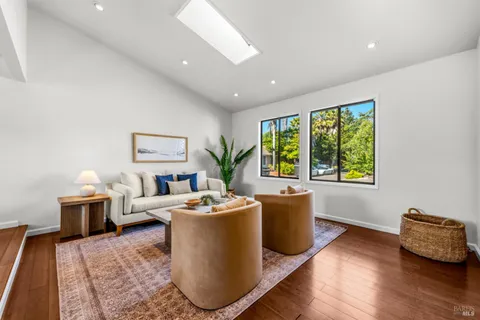 $915,000 | 237 Rushmore Avenue, Petaluma, CA 94954
