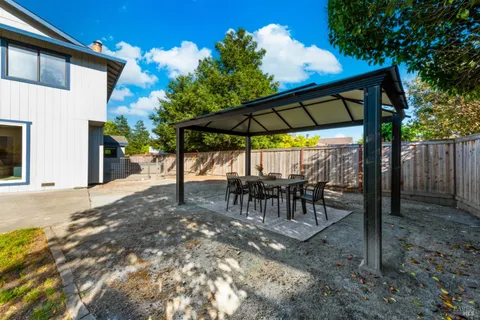 $915,000 | 237 Rushmore Avenue, Petaluma, CA 94954