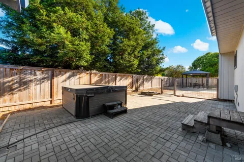 $915,000 | 237 Rushmore Avenue, Petaluma, CA 94954