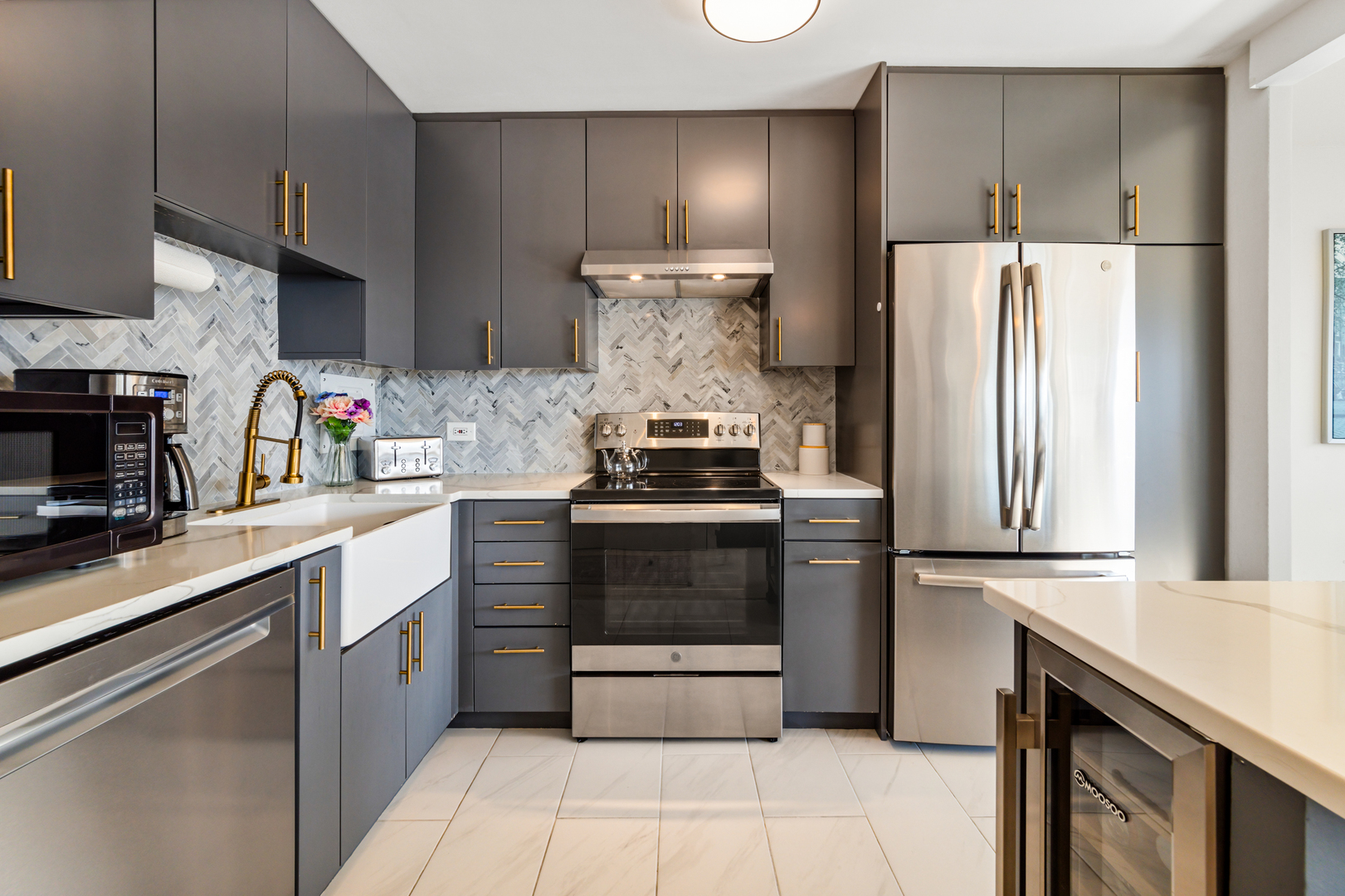 5757 North Sheridan Road, Unit 12F Chicago, IL 60660 - Photo 11 of 29 Gallery Image 11