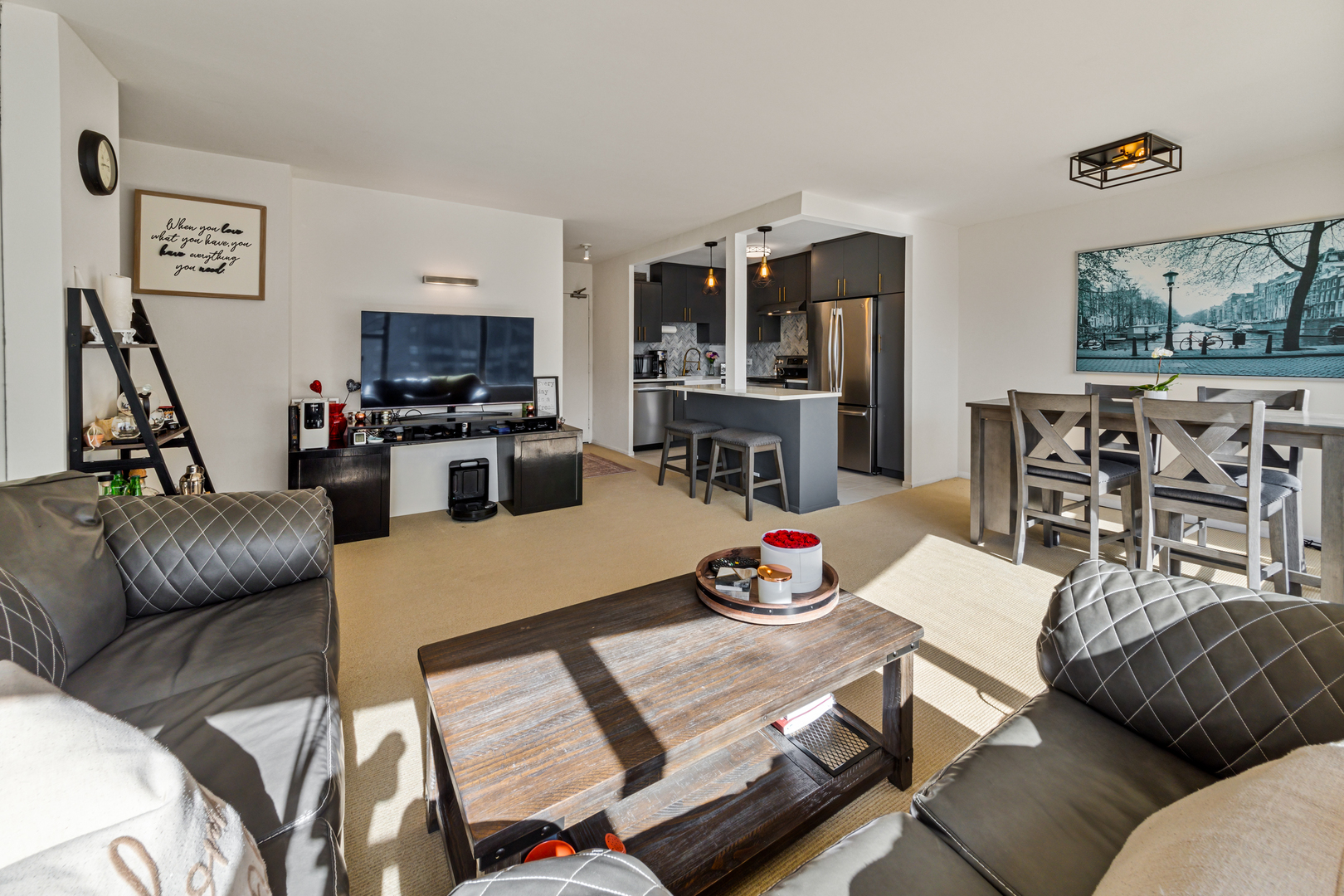 5757 North Sheridan Road, Unit 12F Chicago, IL 60660 - Photo 5 of 29 Gallery Image 5