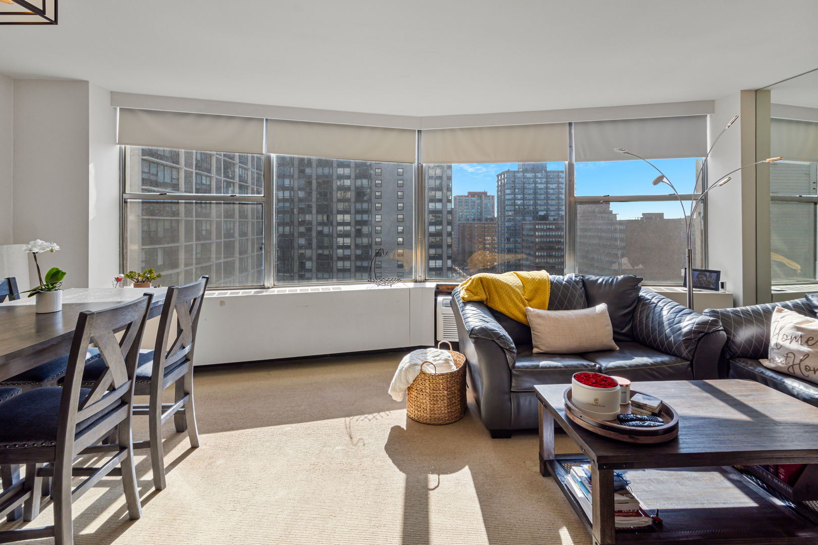 5757 North Sheridan Road, Unit 12F Chicago, IL 60660 - Photo 6 of 29 Gallery Image 6