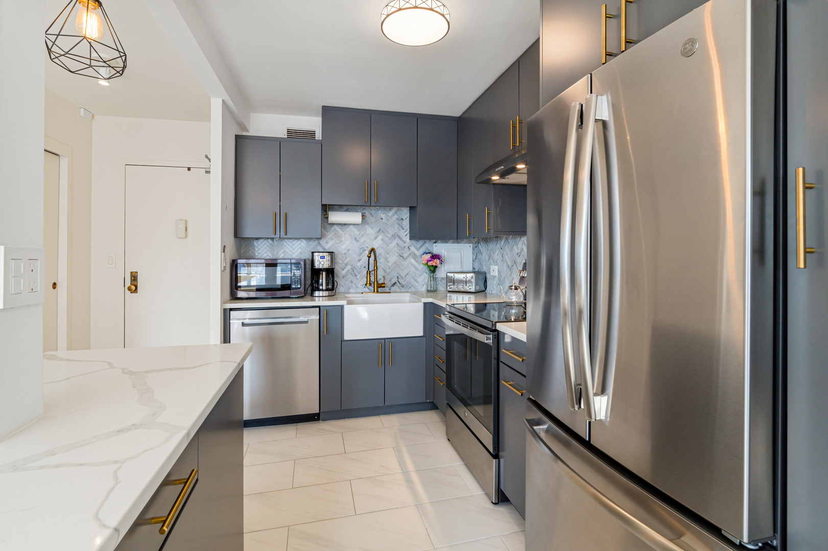 5757 North Sheridan Road, Unit 12F Chicago, IL 60660 - Photo 10 of 29 Gallery Image 10