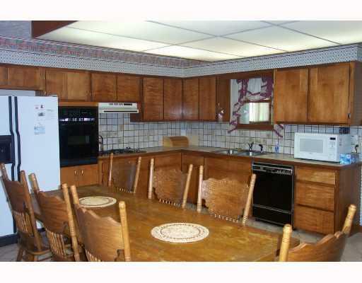 118 W Road Pittsburgh, PA 15209 - Photo 6 of 8 Kitchen.