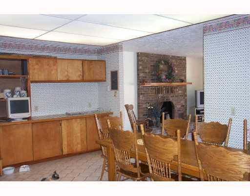 118 W Road Pittsburgh, PA 15209 - Photo 7 of 8 Kitchen.