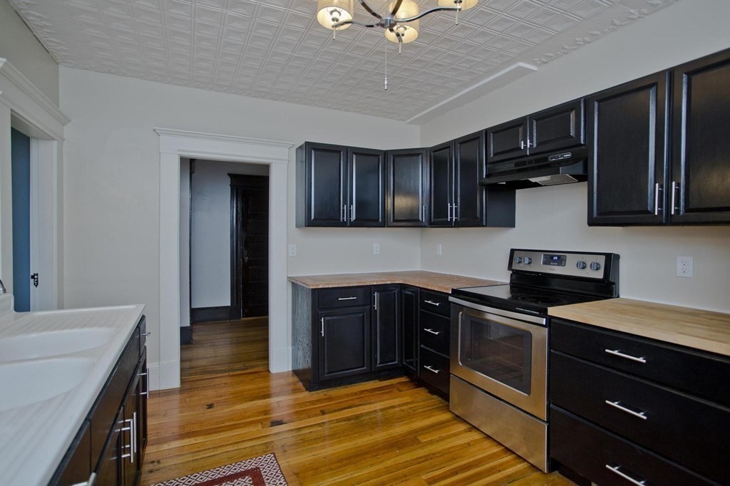 30 Sumner Terrace Springfield, MA 01108 - Photo 8 of 35