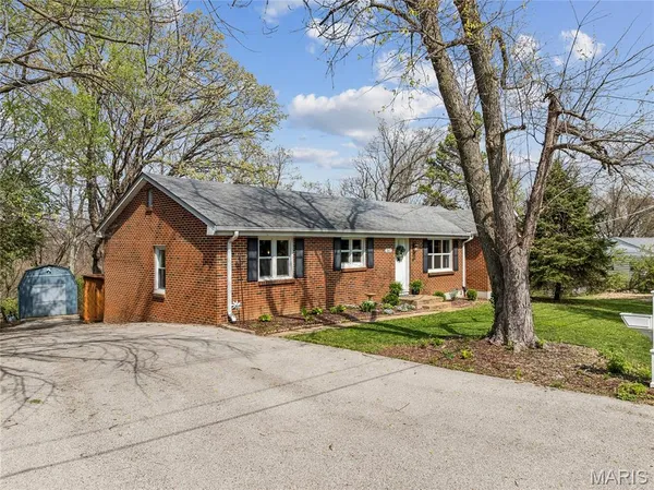 $299,900 | 2617 Rosemary Lane, High Ridge, MO 63049