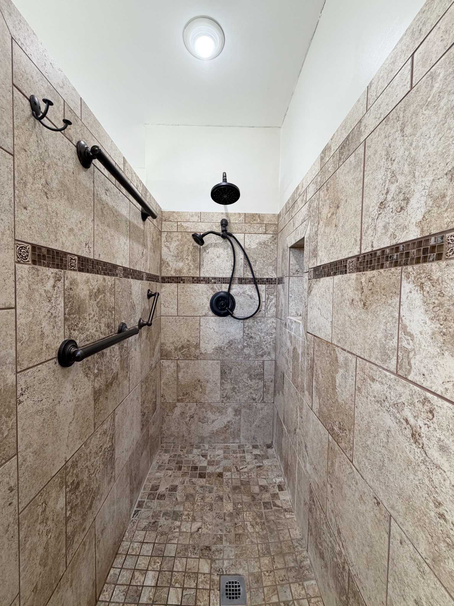 422 7th Street Lawrenceburg, TN 38464 - Photo 21 of 25 a bathroom with a shower