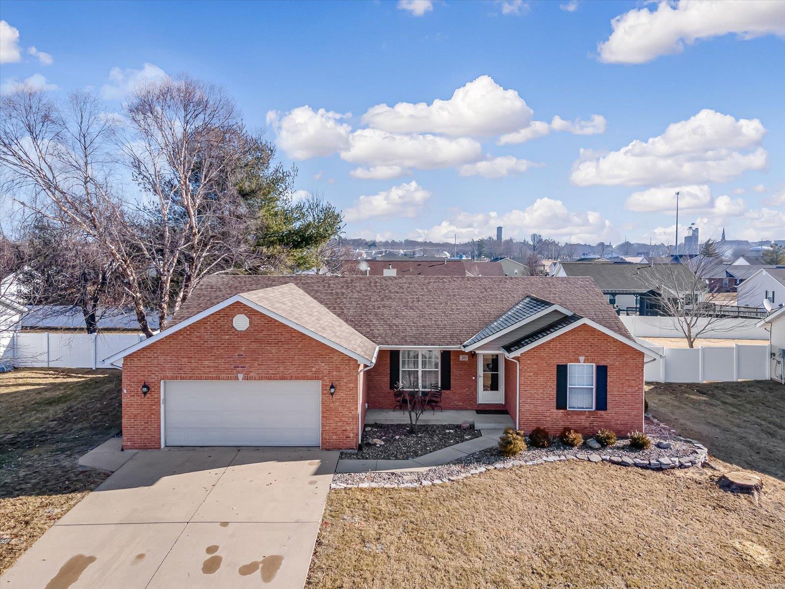 210 Mockingbird Lane Waterloo, IL 62298 - Photo 4 of 31 Gallery Image 4