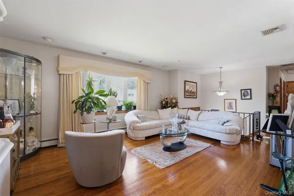 $899,000 | 4 Faist Drive, Spring Valley, NY 10977