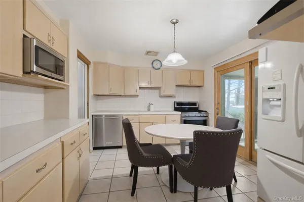 $899,000 | 4 Faist Drive, Spring Valley, NY 10977