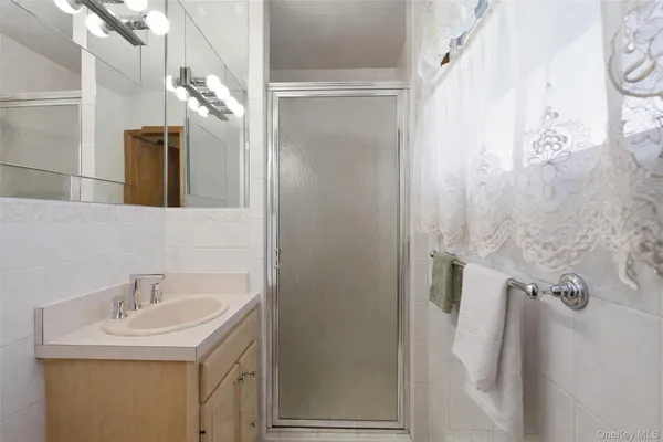 $899,000 | 4 Faist Drive, Spring Valley, NY 10977