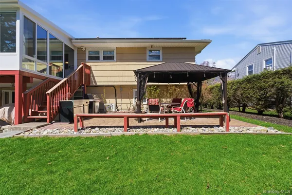 $899,000 | 4 Faist Drive, Spring Valley, NY 10977