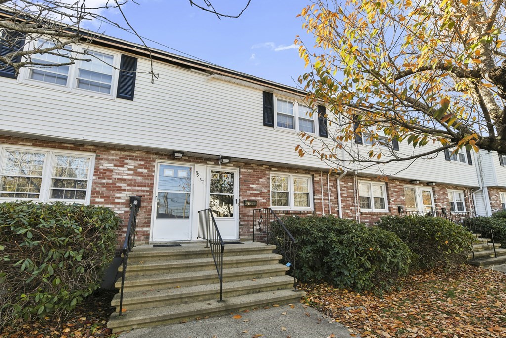 97 Durham Road, Unit 97 Dedham, MA 02026 - Photo 2 of 23 Gallery Image 2