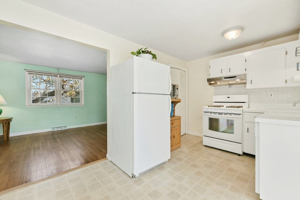 97 Durham Road, Unit 97 Dedham, MA 02026 - Photo 9 of 23 Gallery Image 9