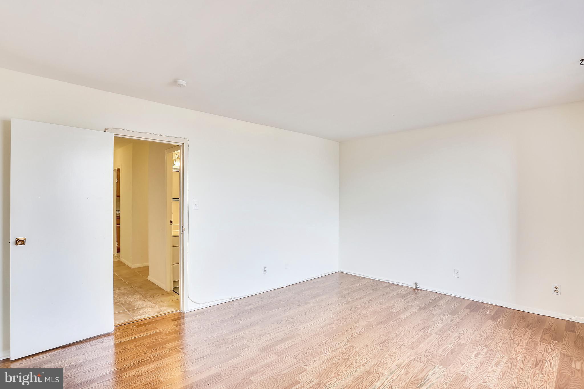 9701 Fields Road, Unit 1604 Gaithersburg, MD 20878 - Photo 16 of 30