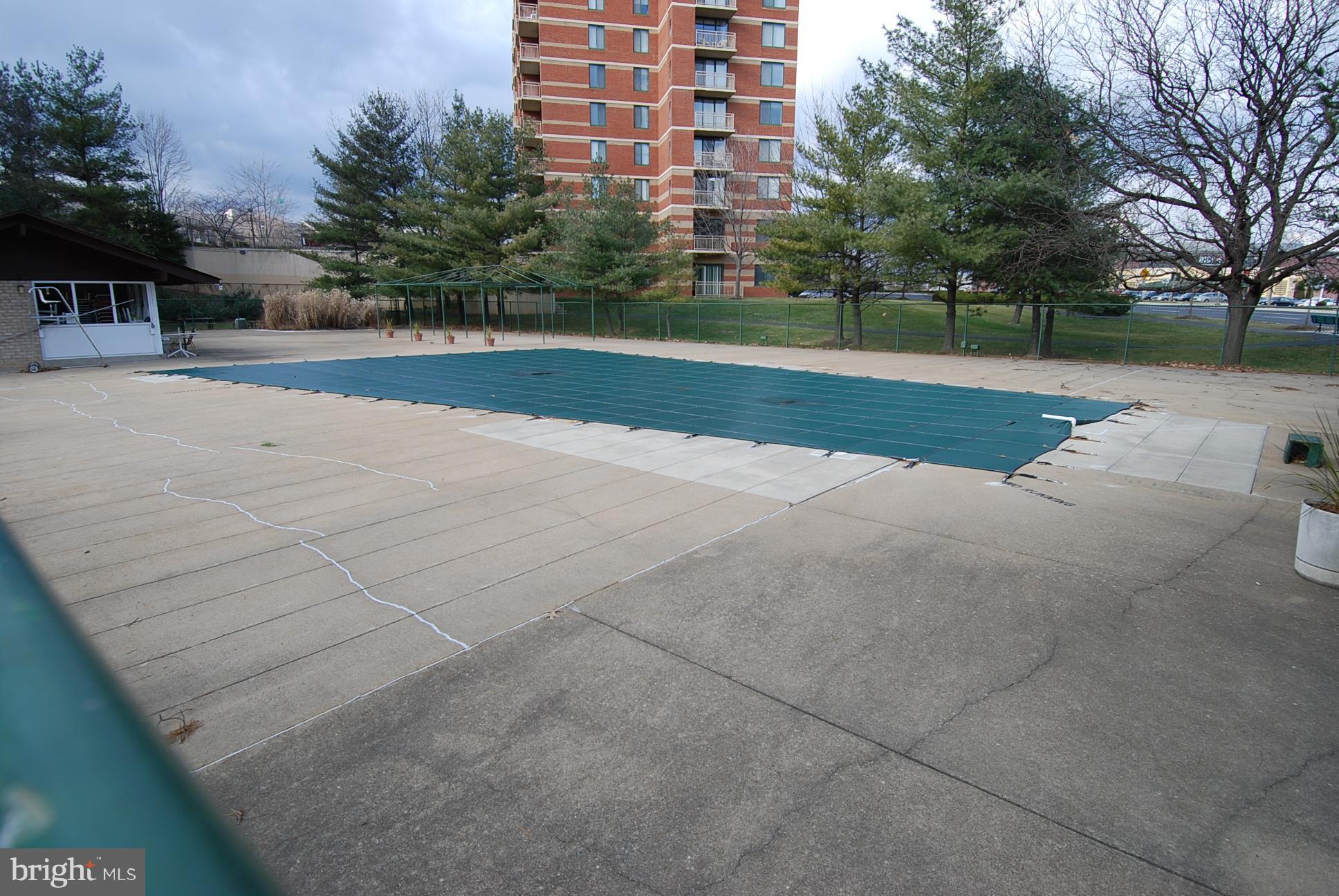 9701 Fields Road, Unit 1604 Gaithersburg, MD 20878 - Photo 23 of 30 a view of a city