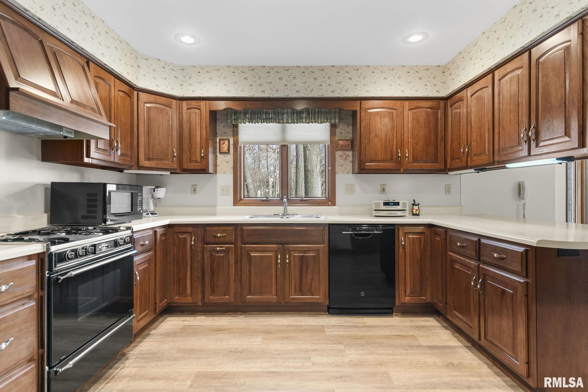 3613 Briana Drive Springfield, IL 62711 - Photo 10 of 42