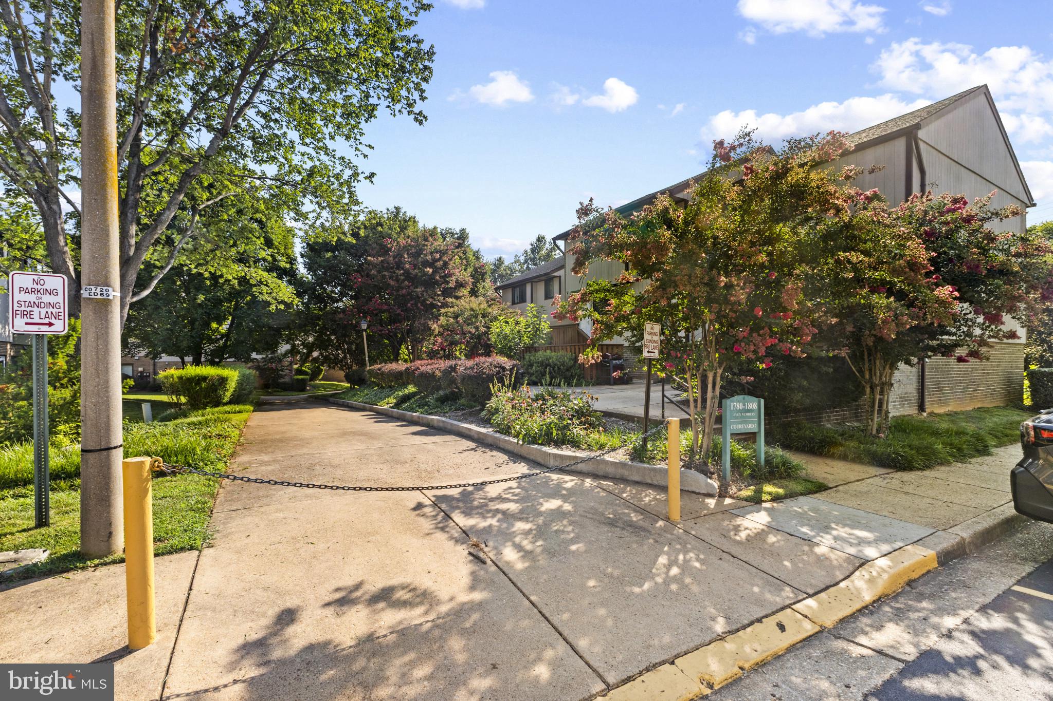 1808 Westwind Way, Unit 79 McLean, VA 22102 - Photo 3 of 24 a view of a basketball court