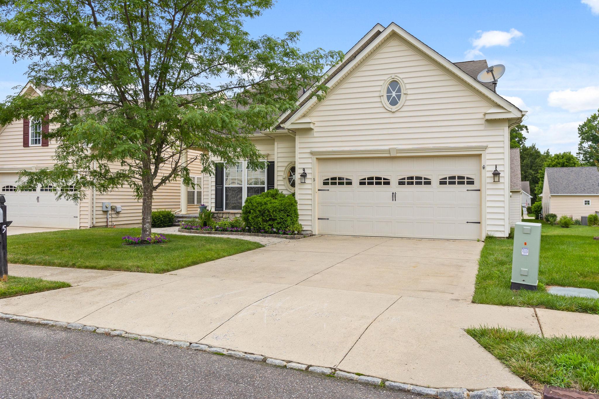 5 Tommys Meadow Pemberton, NJ 08068 - Photo 4 of 29 Two car garage with generous parking