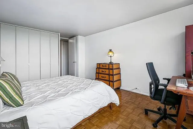 $165,000 | 4000 North Charles Street, Unit 905, Baltimore, MD 21218