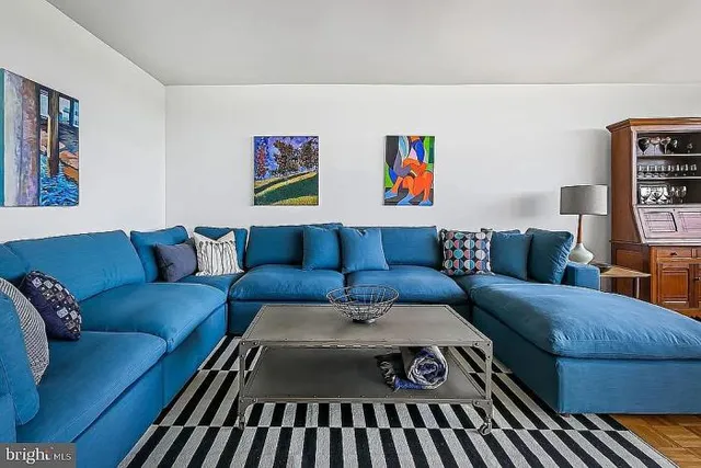 $165,000 | 4000 North Charles Street, Unit 905, Baltimore, MD 21218