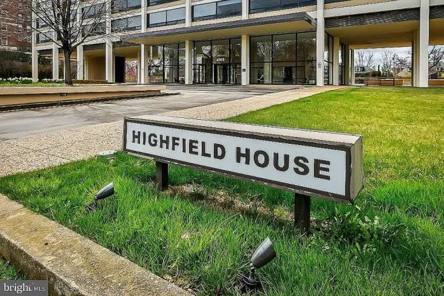 $165,000 | 4000 North Charles Street, Unit 905, Baltimore, MD 21218