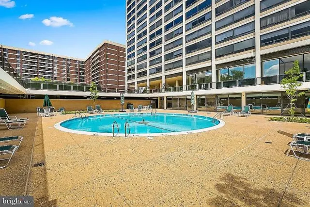 $165,000 | 4000 North Charles Street, Unit 905, Baltimore, MD 21218