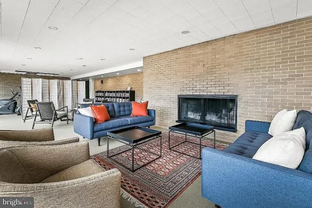 $165,000 | 4000 North Charles Street, Unit 905, Baltimore, MD 21218