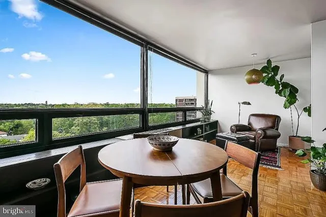 $165,000 | 4000 North Charles Street, Unit 905, Baltimore, MD 21218