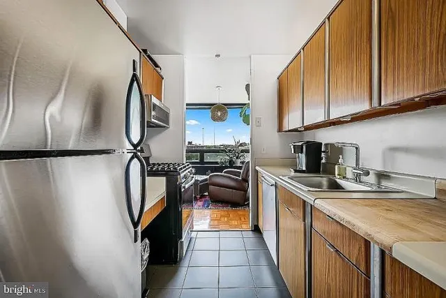 $165,000 | 4000 North Charles Street, Unit 905, Baltimore, MD 21218