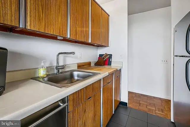 $165,000 | 4000 North Charles Street, Unit 905, Baltimore, MD 21218