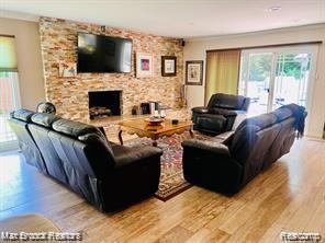 4784 South Valleyview Road West Bloomfield, MI 48323 - Photo 5 of 12 Gallery Image 5