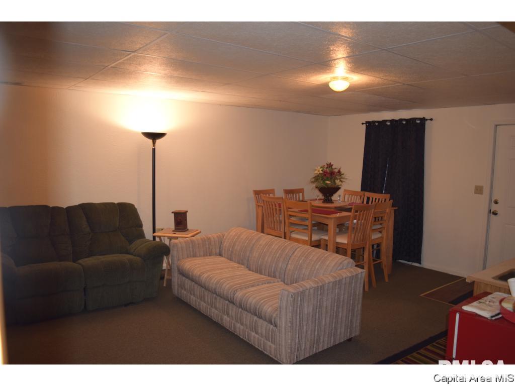1240 Merritt Road Jacksonville, IL 62650 - Photo 17 of 36 Gallery Image 17