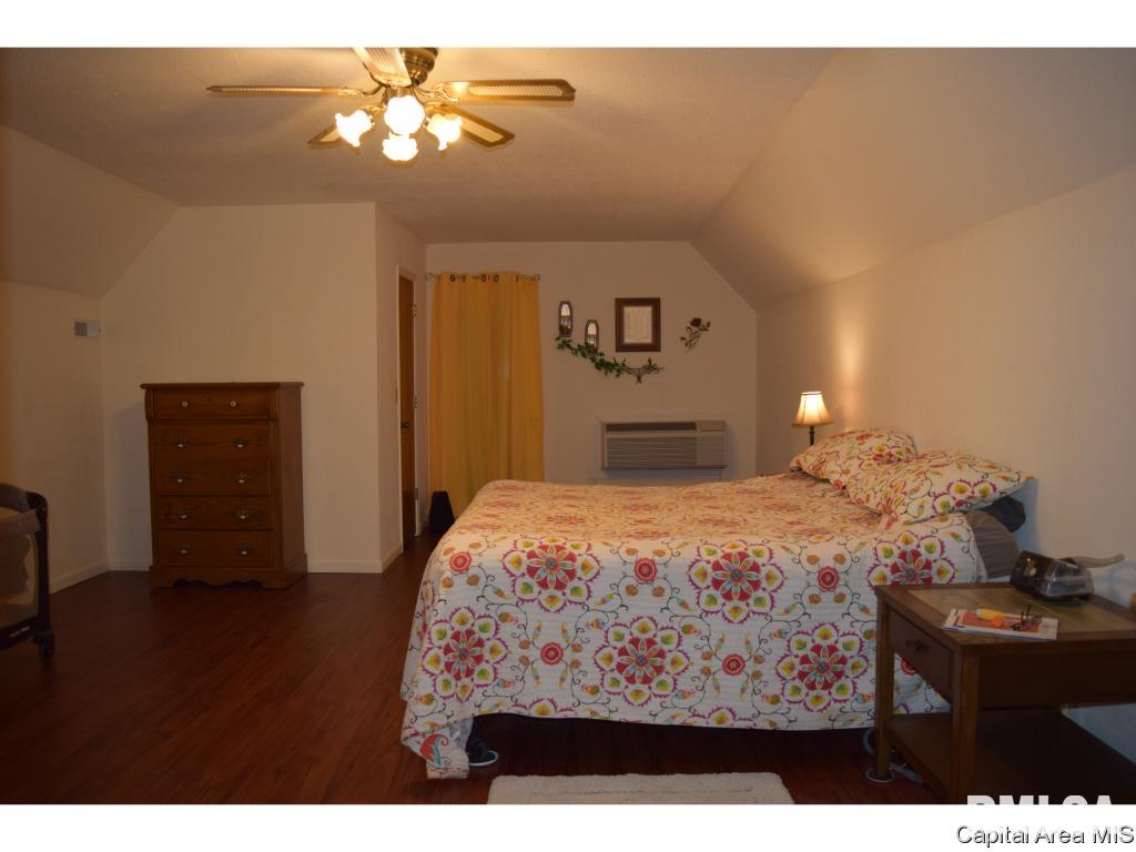 1240 Merritt Road Jacksonville, IL 62650 - Photo 20 of 36 Gallery Image 20
