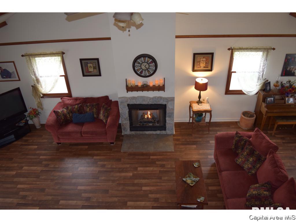 1240 Merritt Road Jacksonville, IL 62650 - Photo 8 of 36 Gallery Image 8