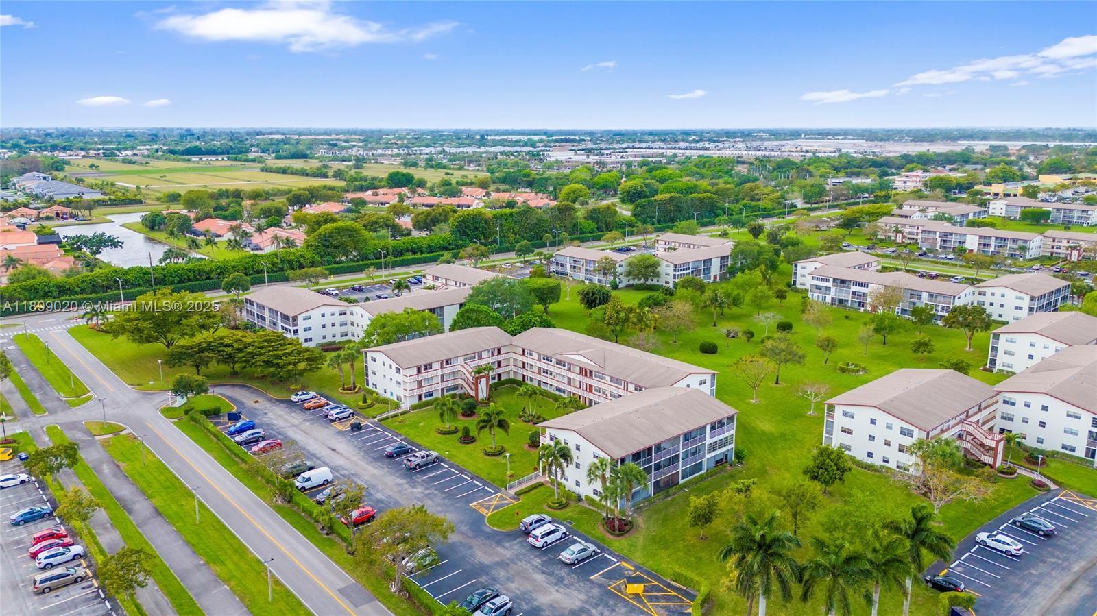 365 Brighton I, Unit 365 Boca Raton, FL 33434 - Photo 20 of 21 a view of a city from a balcony