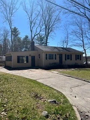 $2,600 | 1 Berry Street, Plainville, MA 02762