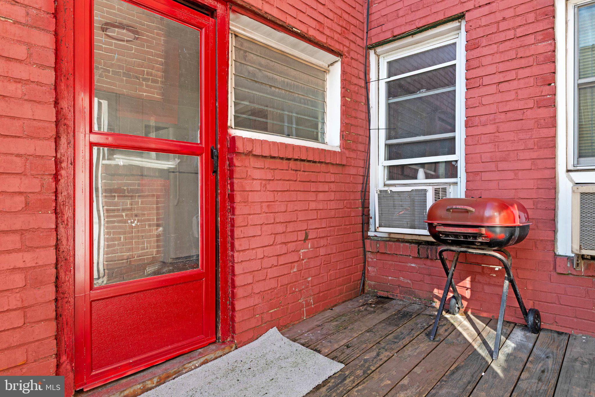 83 Hartley Road Lansdowne, PA 19050 - Photo 23 of 27 small back porch