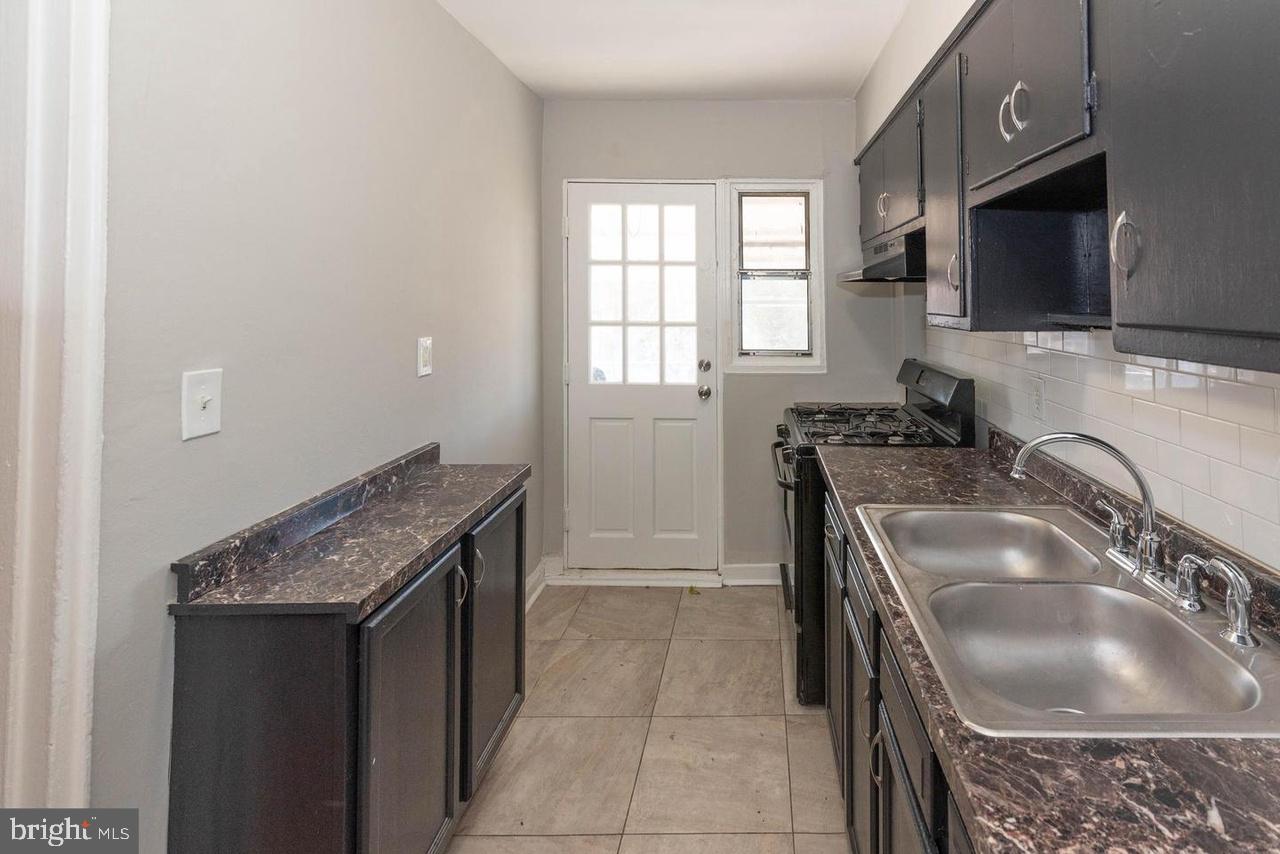 4103 Mountwood Road Baltimore, MD 21229 - Photo 8 of 21 Gallery Image 8
