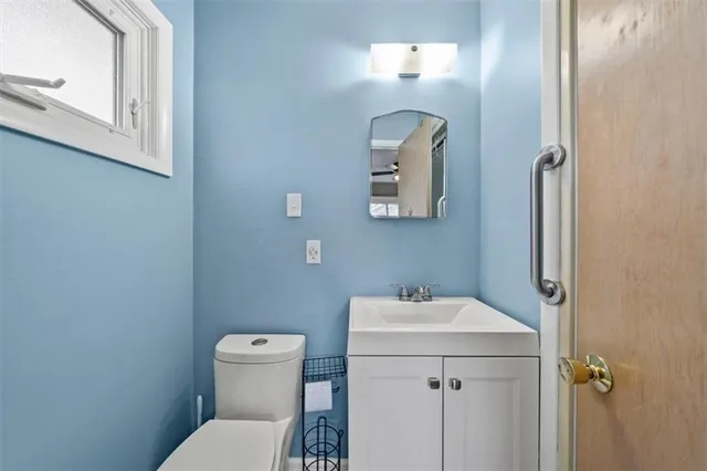 $320,000 | 9520 Grandview Drive, Overland Park, KS 66212