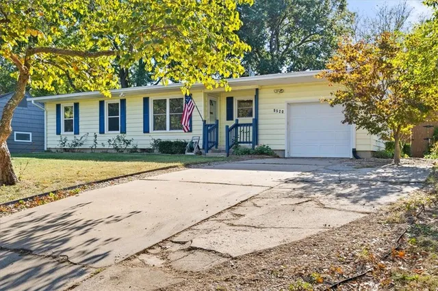 $320,000 | 9520 Grandview Drive, Overland Park, KS 66212