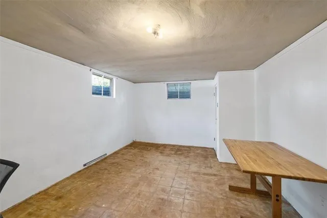 $320,000 | 9520 Grandview Drive, Overland Park, KS 66212