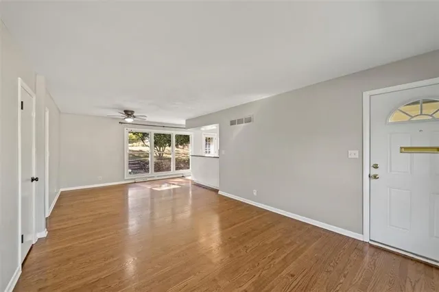 $320,000 | 9520 Grandview Drive, Overland Park, KS 66212