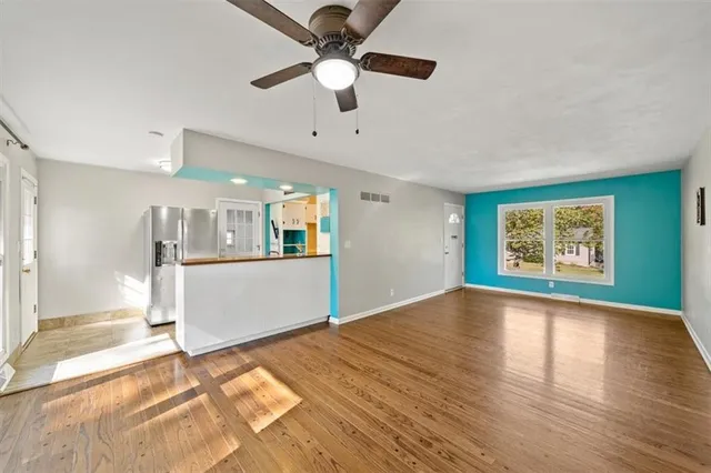 $320,000 | 9520 Grandview Drive, Overland Park, KS 66212