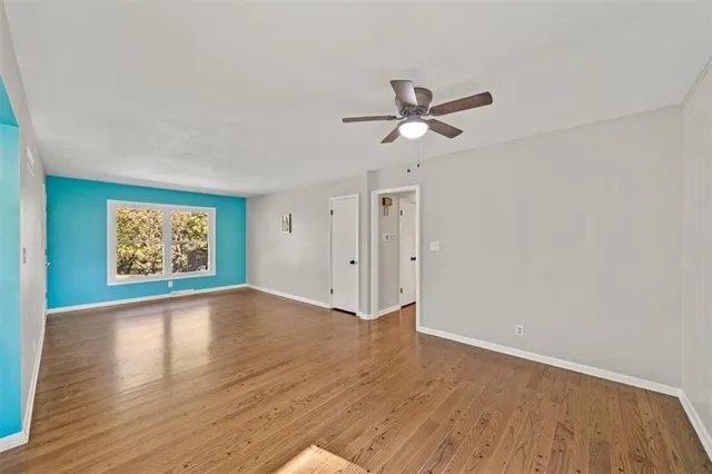 $320,000 | 9520 Grandview Drive, Overland Park, KS 66212